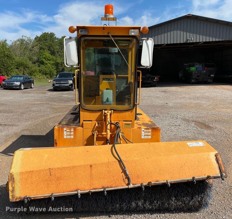 image for item MR9296 2007 Rosco Sweep Pro 4830  broom