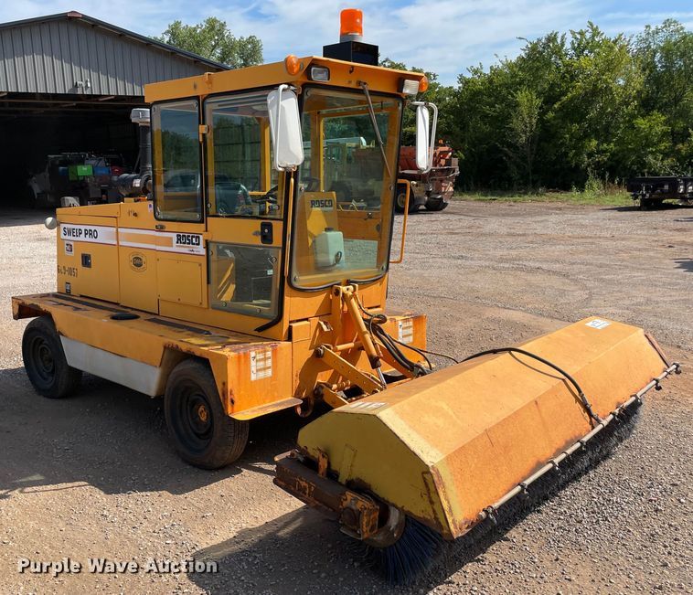image for item MR9296 2007 Rosco Sweep Pro 4830  broom