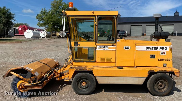 image for item MR9296 2007 Rosco Sweep Pro 4830  broom