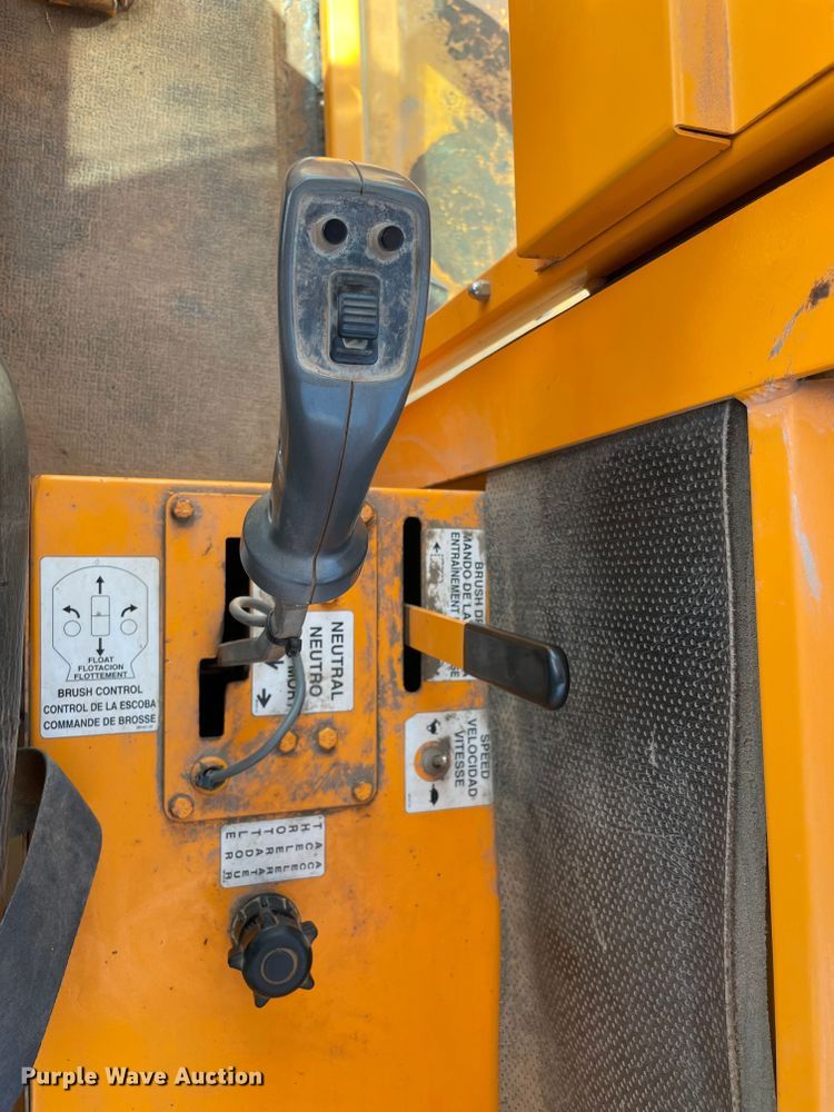 image for item MR9296 2007 Rosco Sweep Pro 4830  broom