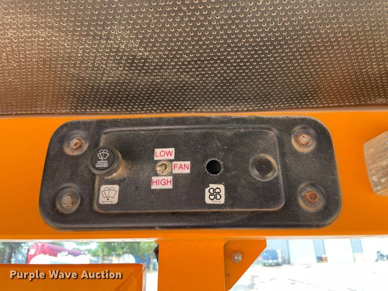 image for item MR9296 2007 Rosco Sweep Pro 4830  broom