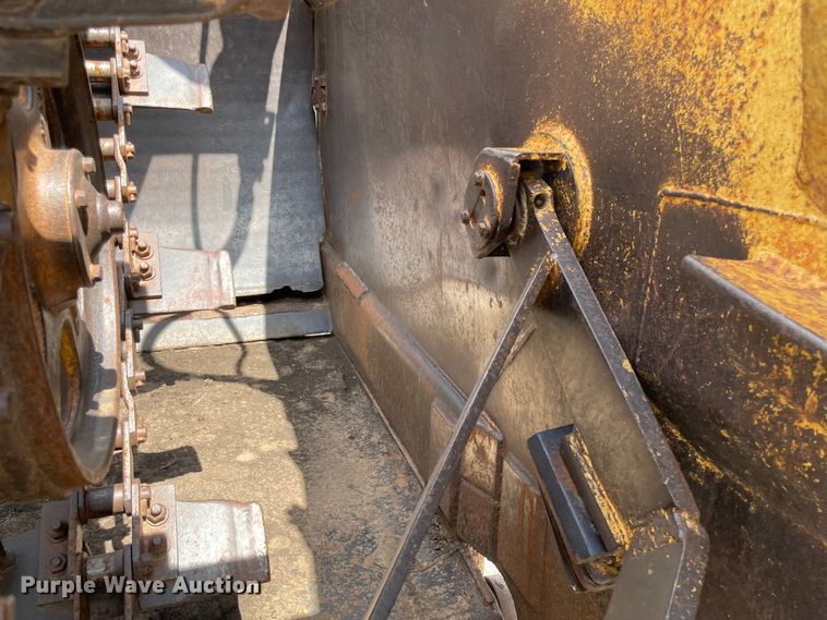 image for item MR9321 1978 Caterpillar 613B  elevating scraper