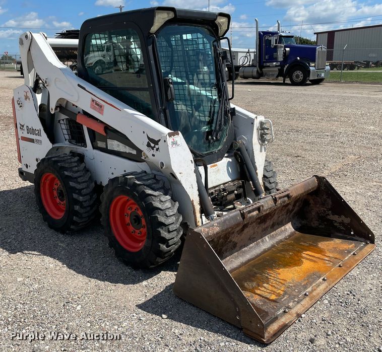 image for item MR9322 2013 Bobcat S590  skid steer loader