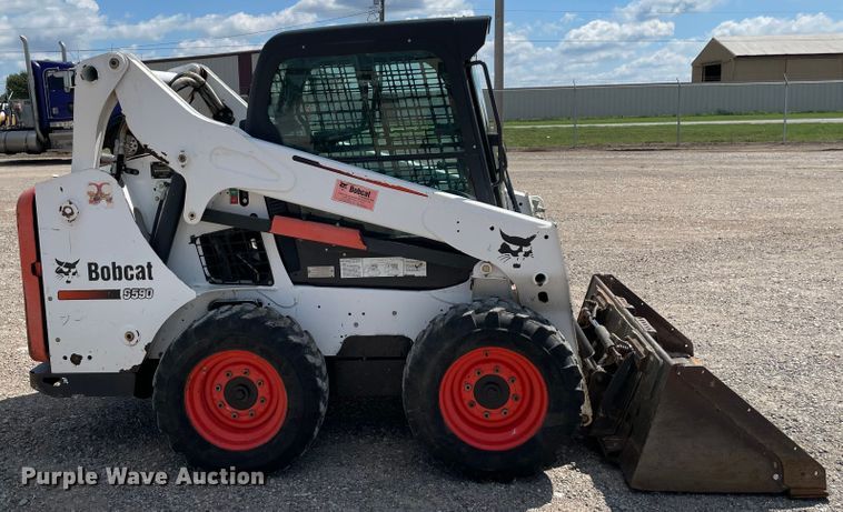image for item MR9322 2013 Bobcat S590  skid steer loader