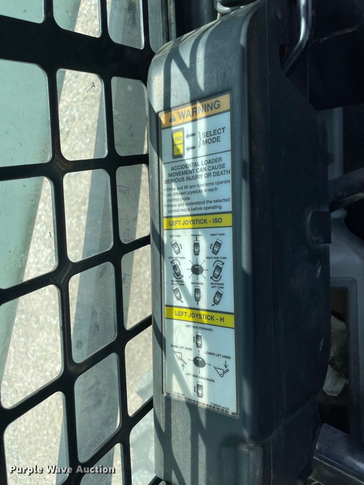 image for item MR9322 2013 Bobcat S590  skid steer loader