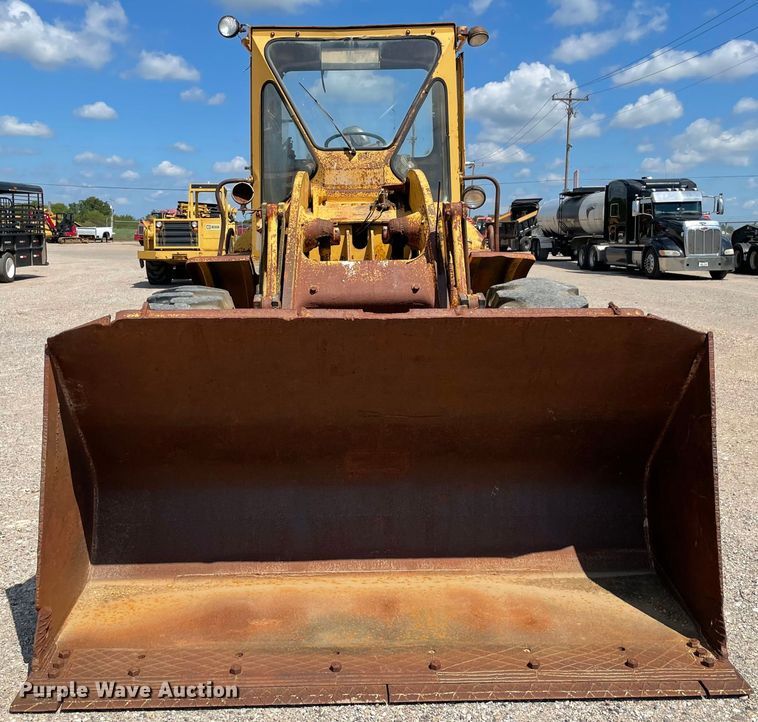 image for item MR9324 1972 Caterpillar 950  wheel loader