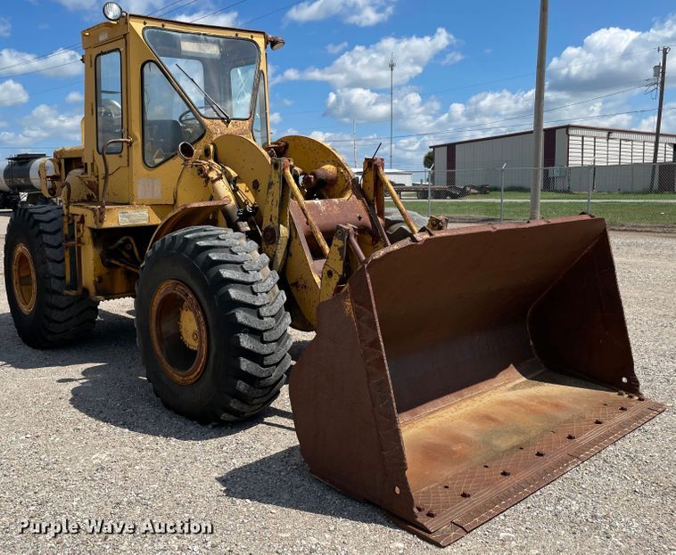 image for item MR9324 1972 Caterpillar 950  wheel loader