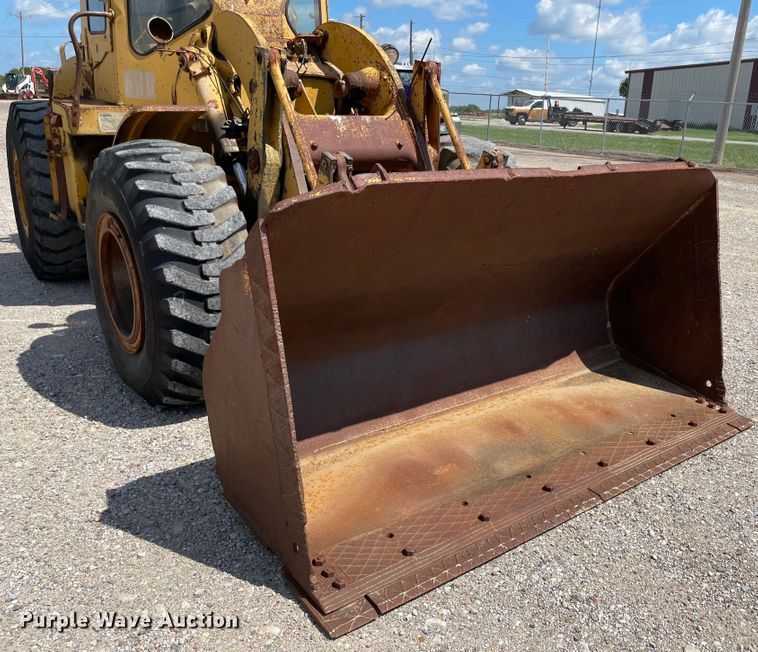 image for item MR9324 1972 Caterpillar 950  wheel loader