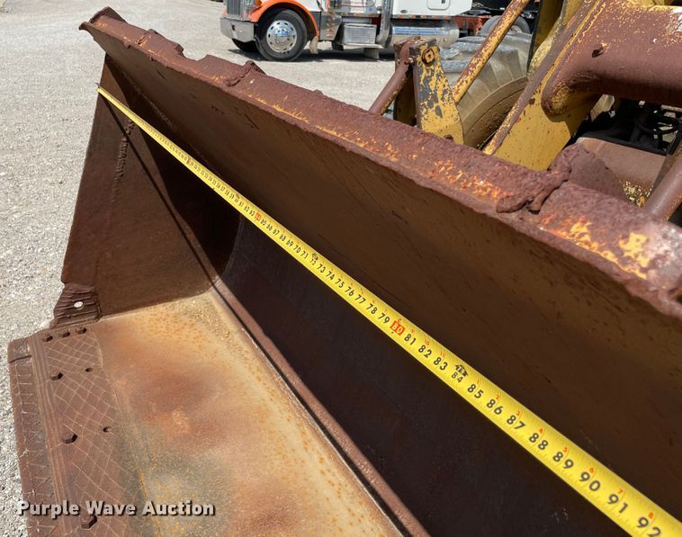 image for item MR9324 1972 Caterpillar 950  wheel loader