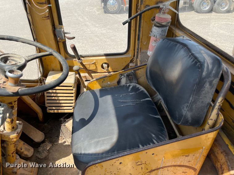 image for item MR9324 1972 Caterpillar 950  wheel loader