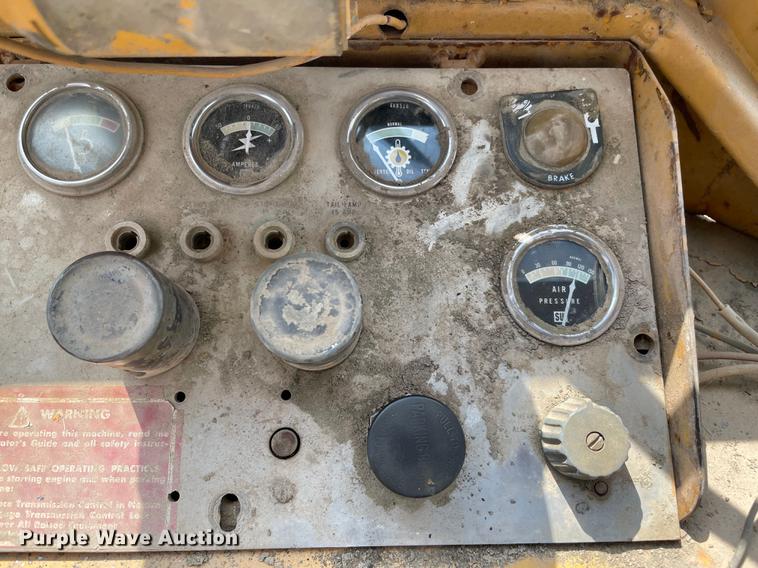 image for item MR9324 1972 Caterpillar 950  wheel loader