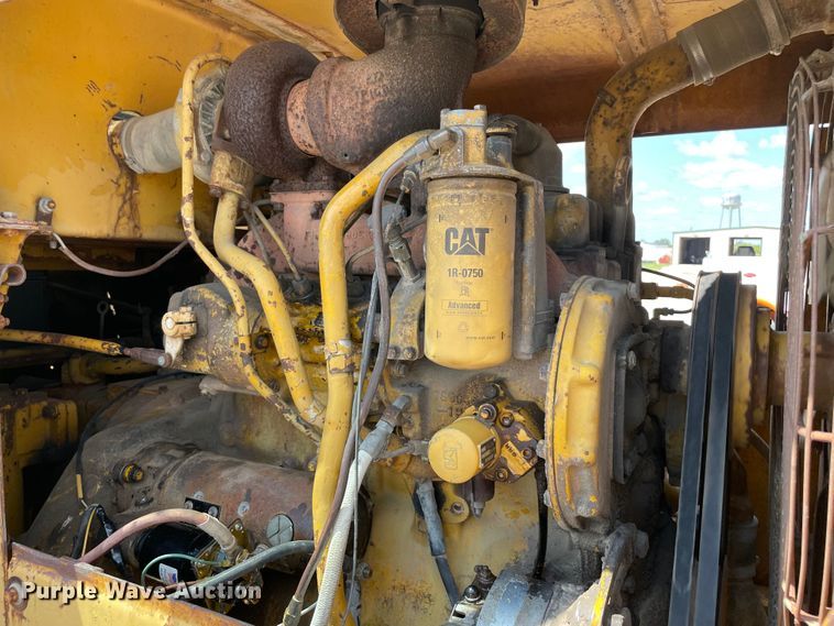 image for item MR9324 1972 Caterpillar 950  wheel loader