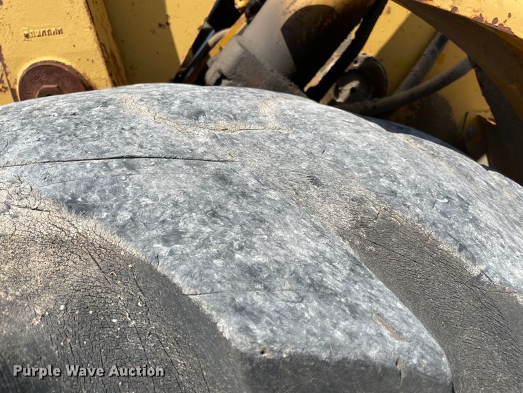 image for item MR9324 1972 Caterpillar 950  wheel loader