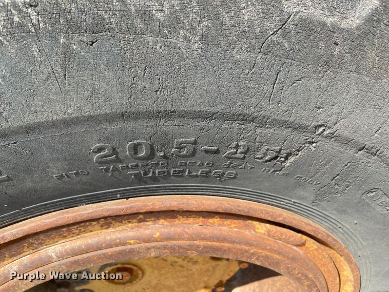 image for item MR9324 1972 Caterpillar 950  wheel loader