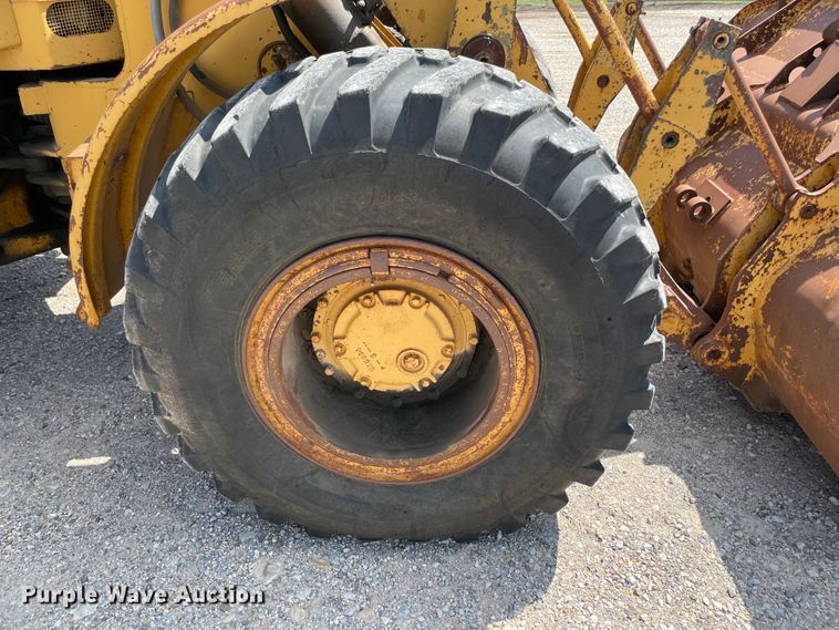 image for item MR9324 1972 Caterpillar 950  wheel loader