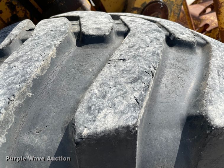 image for item MR9324 1972 Caterpillar 950  wheel loader