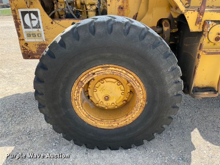 image for item MR9324 1972 Caterpillar 950  wheel loader