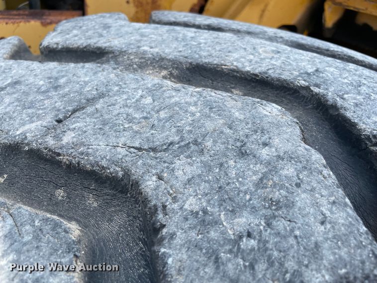 image for item MR9324 1972 Caterpillar 950  wheel loader