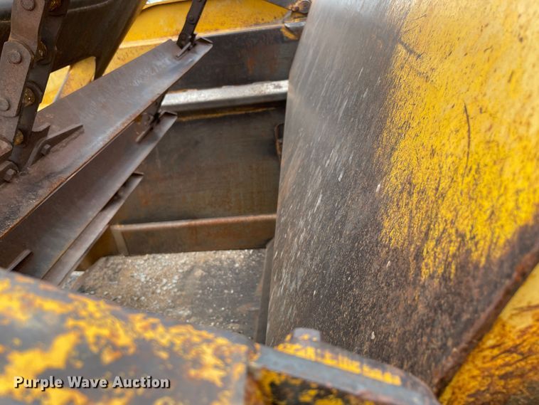 image for item MR9325 1977 Caterpillar 613B  elevating scraper