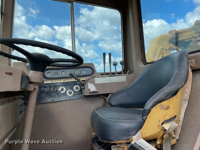 image for item MR9325 1977 Caterpillar 613B  elevating scraper