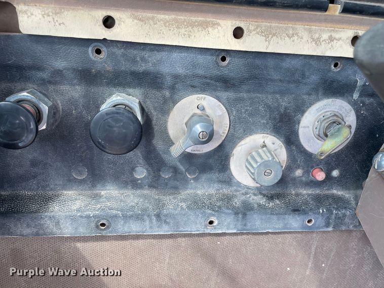 image for item MR9325 1977 Caterpillar 613B  elevating scraper