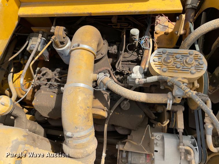 image for item MR9325 1977 Caterpillar 613B  elevating scraper