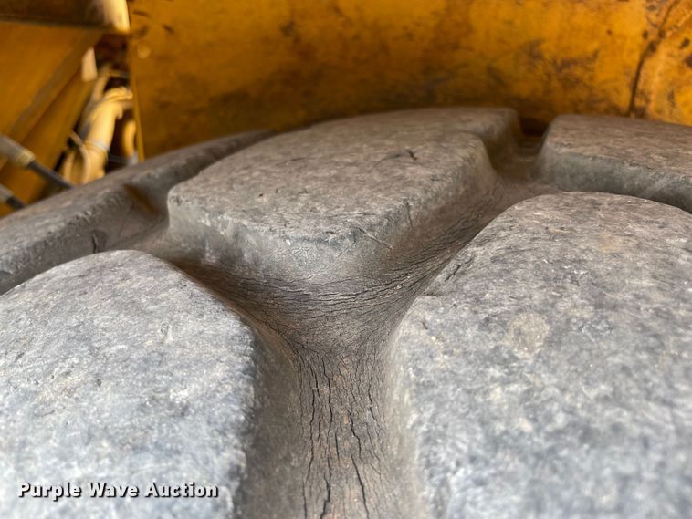 image for item MR9325 1977 Caterpillar 613B  elevating scraper