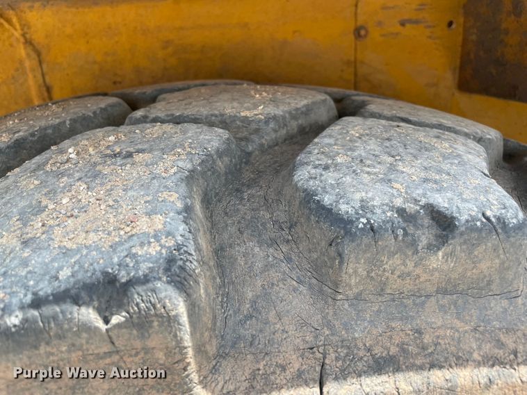 image for item MR9325 1977 Caterpillar 613B  elevating scraper