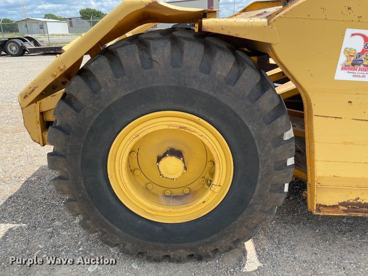 image for item MR9325 1977 Caterpillar 613B  elevating scraper