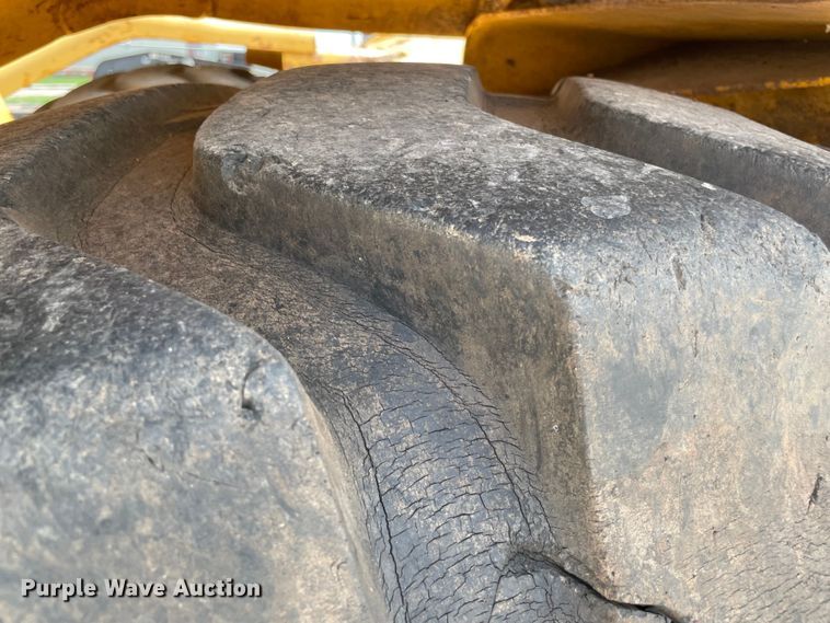 image for item MR9325 1977 Caterpillar 613B  elevating scraper