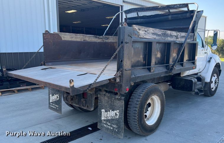 image for item MR9824 2000 Ford F750 Super Duty XL  dump truck