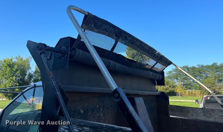 image for item MR9824 2000 Ford F750 Super Duty XL  dump truck