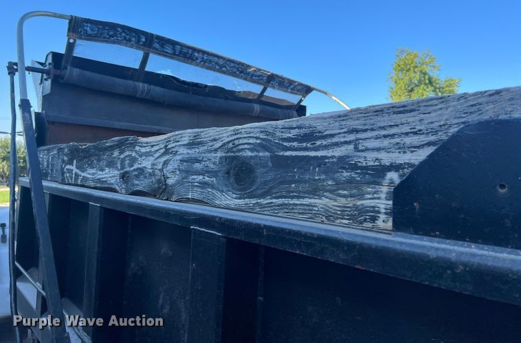 image for item MR9824 2000 Ford F750 Super Duty XL  dump truck