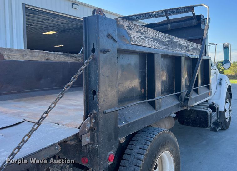 image for item MR9824 2000 Ford F750 Super Duty XL  dump truck