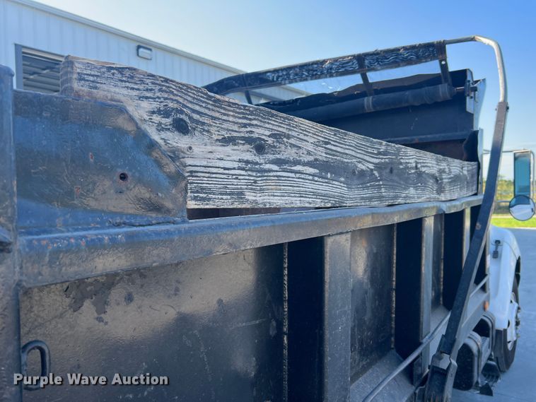 image for item MR9824 2000 Ford F750 Super Duty XL  dump truck