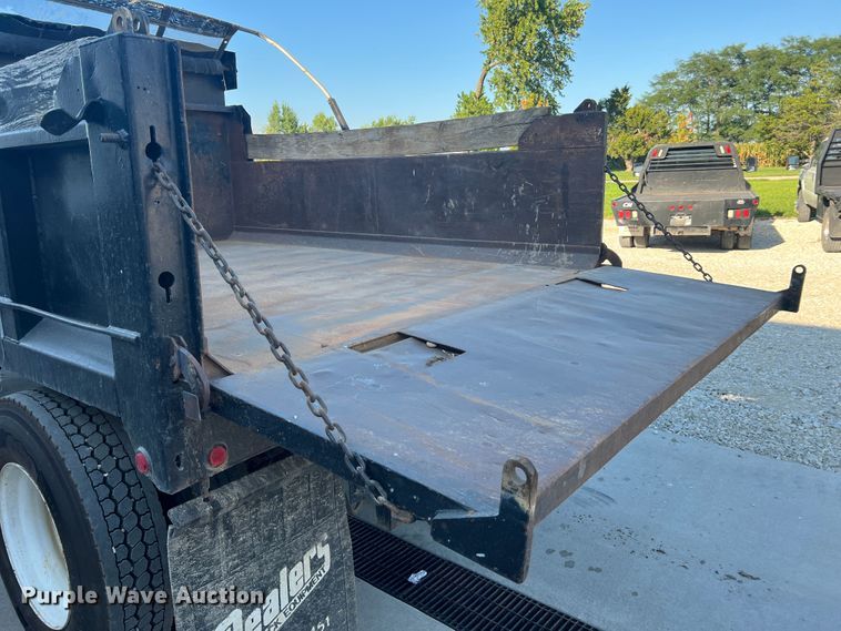 image for item MR9824 2000 Ford F750 Super Duty XL  dump truck