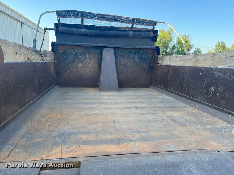 image for item MR9824 2000 Ford F750 Super Duty XL  dump truck