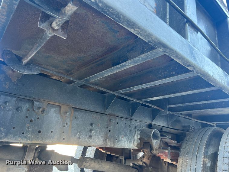 image for item MR9824 2000 Ford F750 Super Duty XL  dump truck