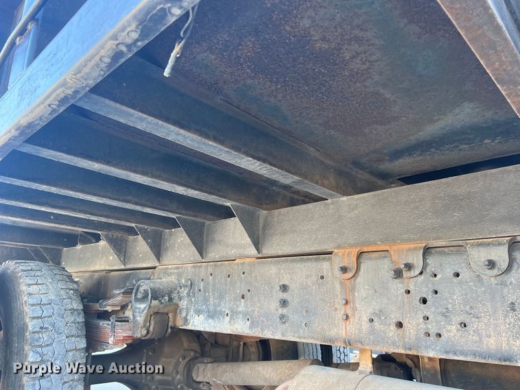 image for item MR9824 2000 Ford F750 Super Duty XL  dump truck