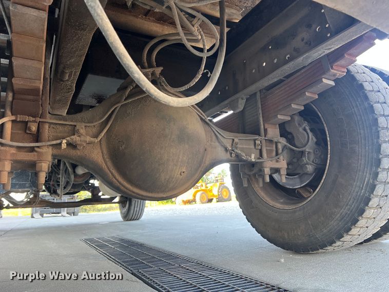 image for item MR9824 2000 Ford F750 Super Duty XL  dump truck