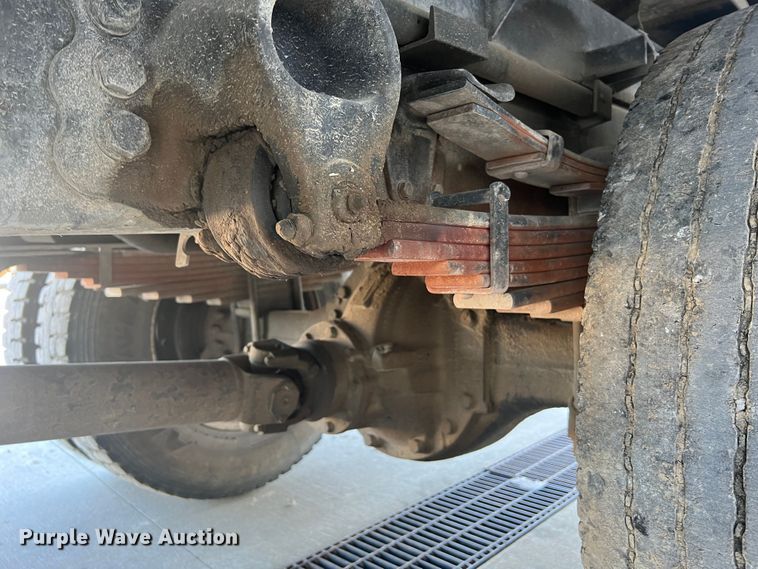 image for item MR9824 2000 Ford F750 Super Duty XL  dump truck