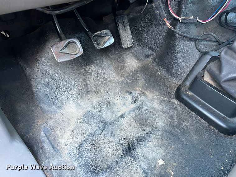 image for item MR9824 2000 Ford F750 Super Duty XL  dump truck