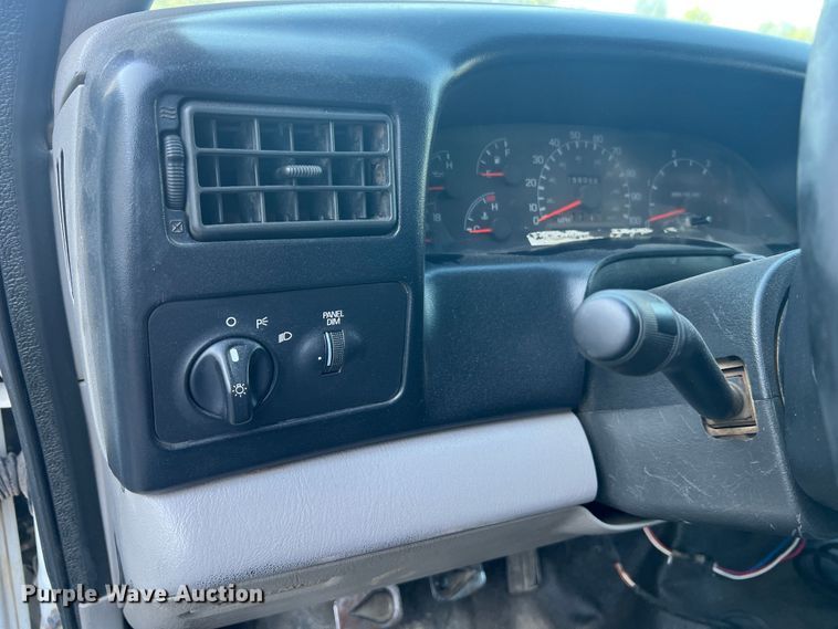 image for item MR9824 2000 Ford F750 Super Duty XL  dump truck