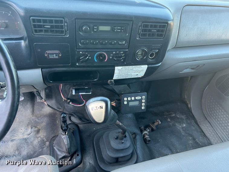 image for item MR9824 2000 Ford F750 Super Duty XL  dump truck