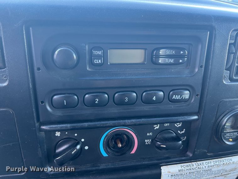 image for item MR9824 2000 Ford F750 Super Duty XL  dump truck