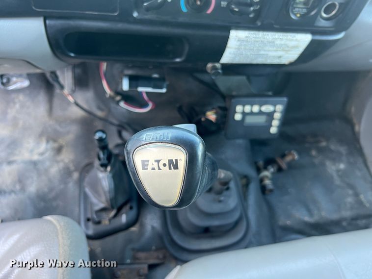 image for item MR9824 2000 Ford F750 Super Duty XL  dump truck