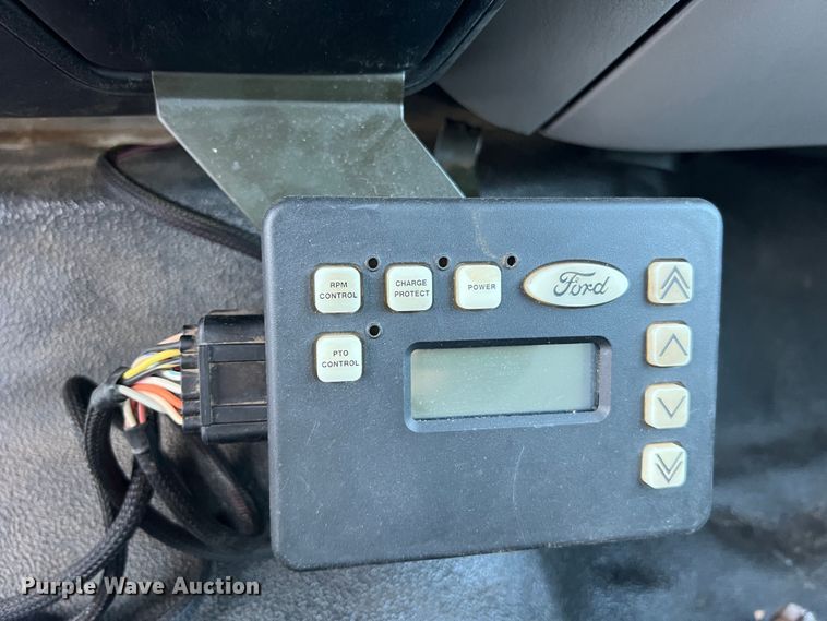 image for item MR9824 2000 Ford F750 Super Duty XL  dump truck