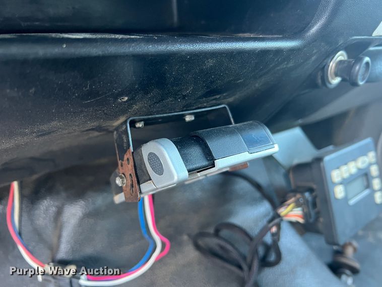 image for item MR9824 2000 Ford F750 Super Duty XL  dump truck