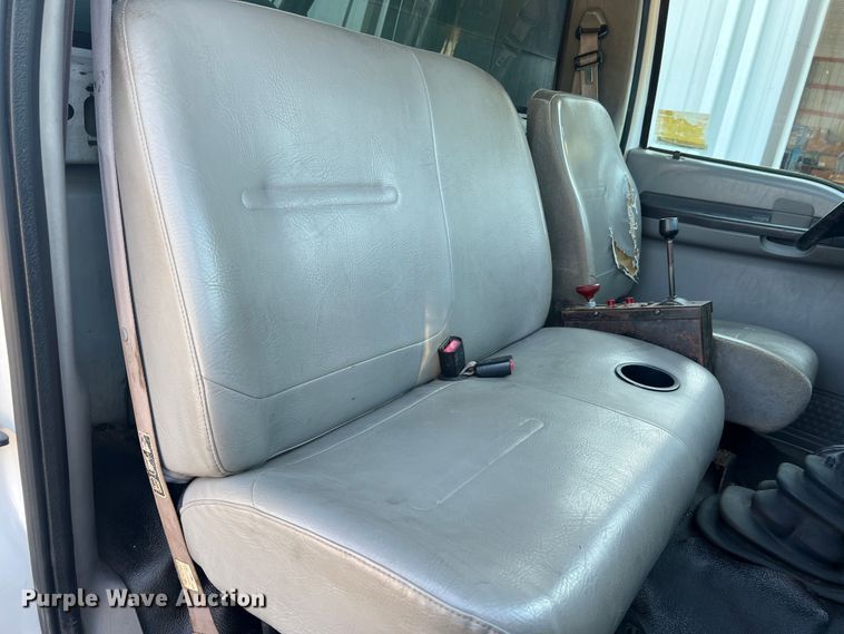 image for item MR9824 2000 Ford F750 Super Duty XL  dump truck