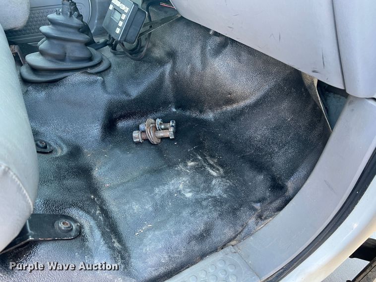 image for item MR9824 2000 Ford F750 Super Duty XL  dump truck